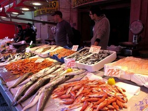what to do in Sicily: typical market View of a typical fish market in Sicily