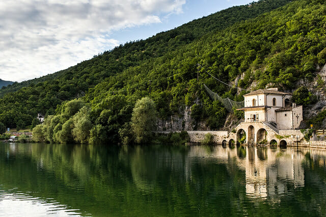Scanno - Lake view private Italy tours