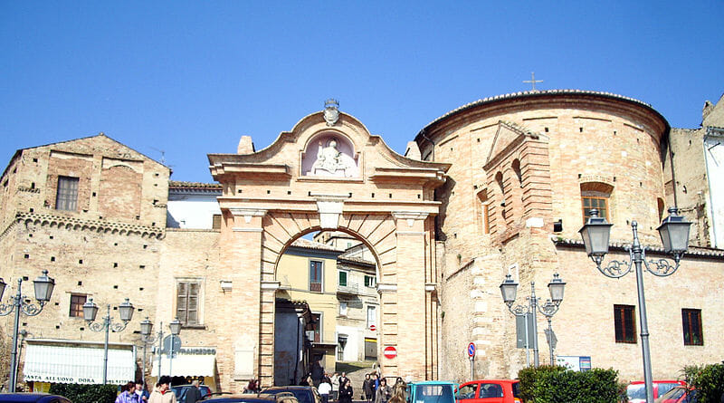 Penne - Porta San Francesco customized tours of Italy